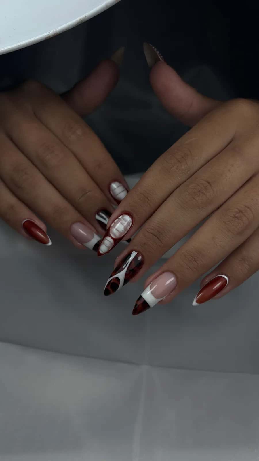 Tsedef nail’s, ציפורניים
